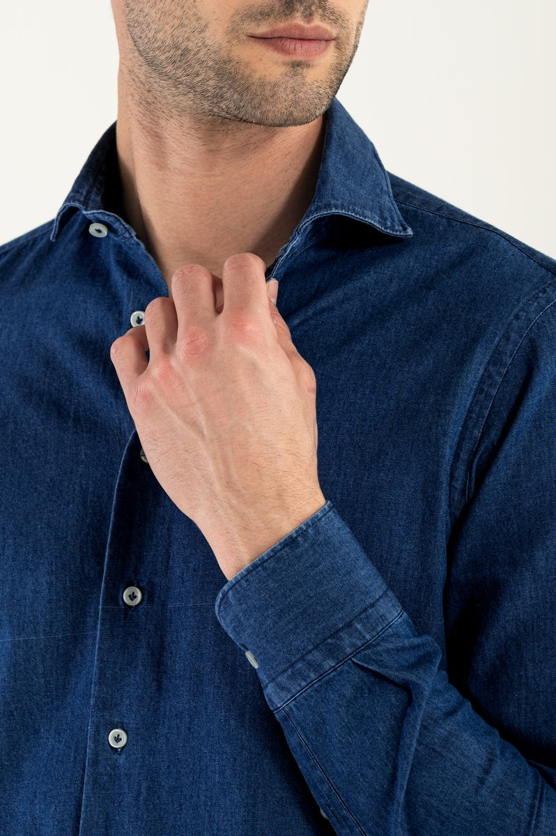 Camisa vaquera oscura para hombre