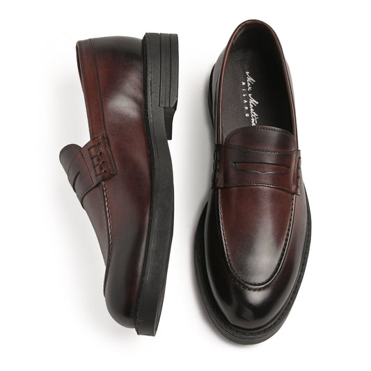 Mocasín de madera antigua