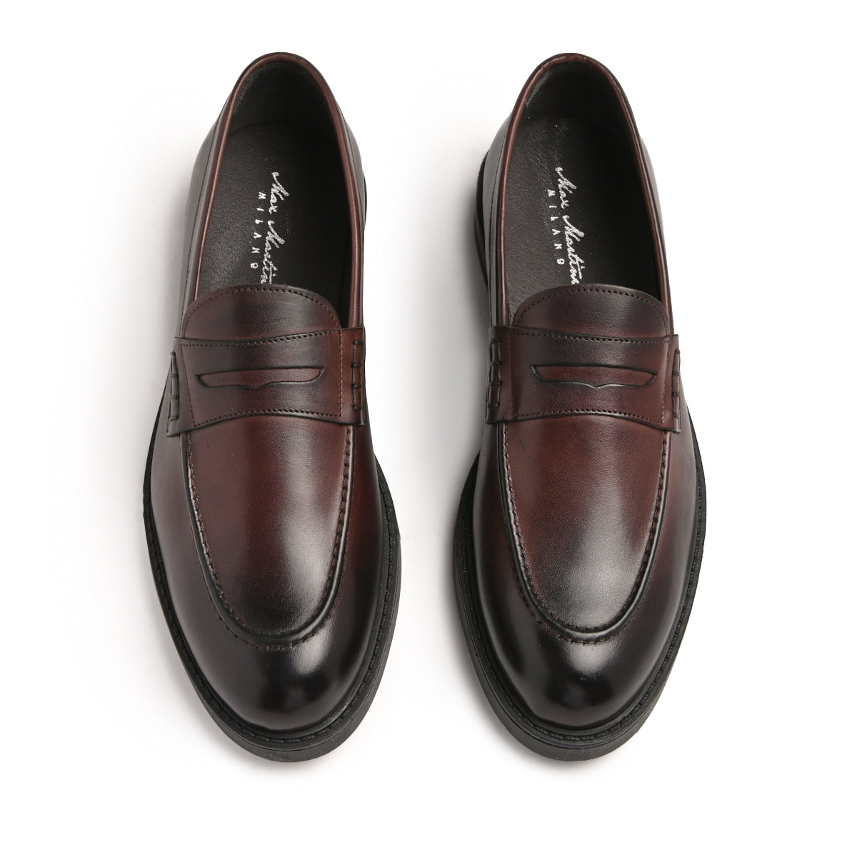 Mocasín de madera antigua