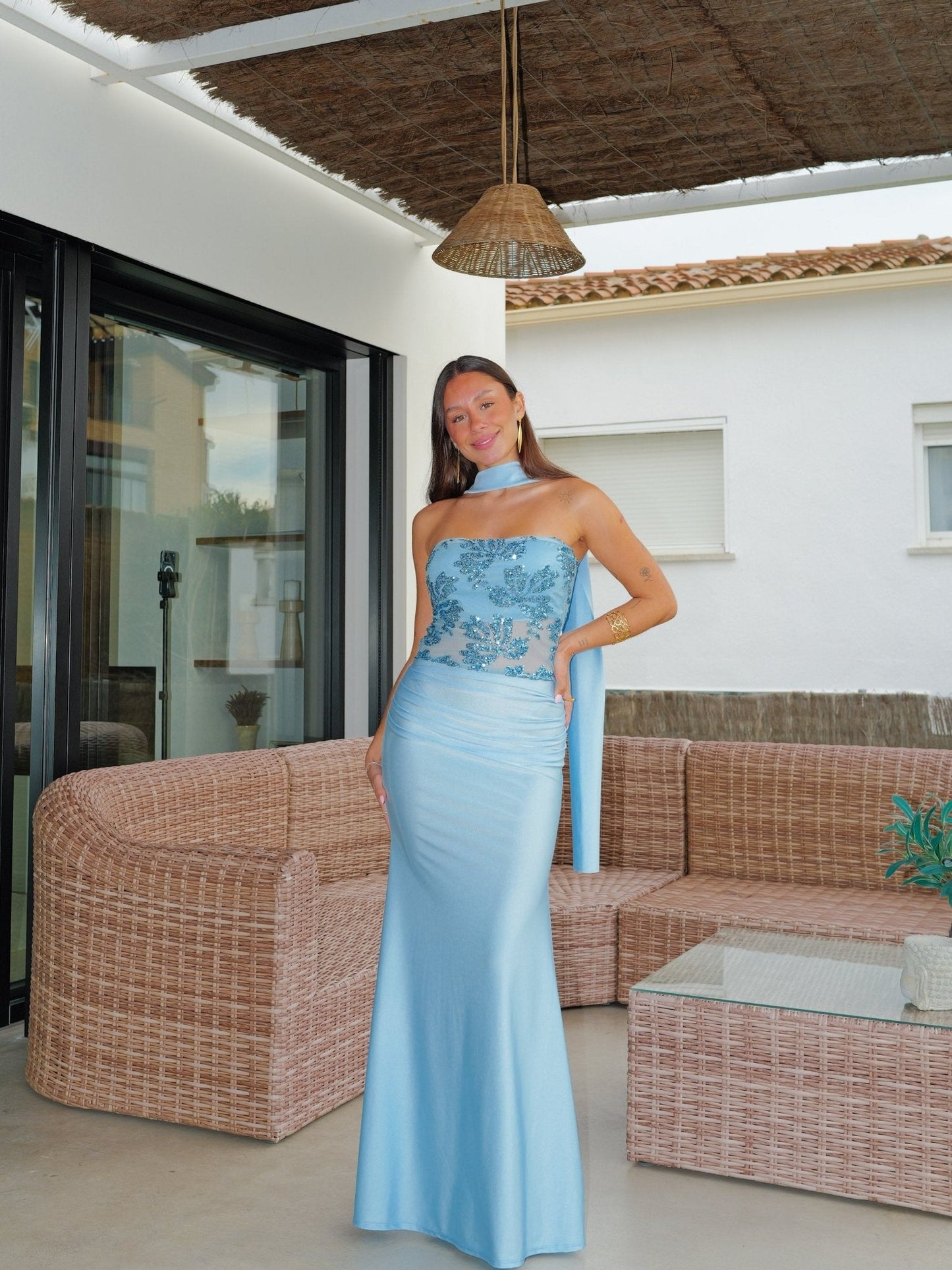 Vestido largo detalles choker palabra celeste