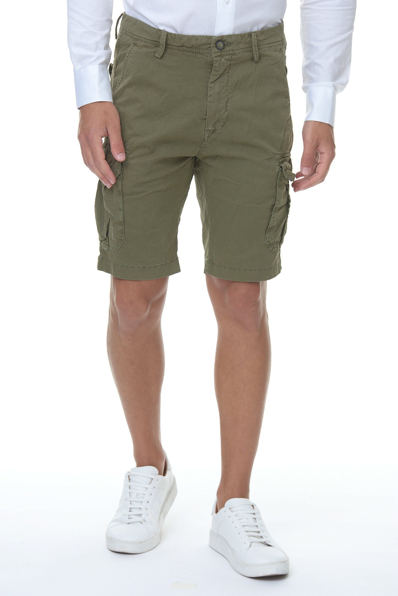 Bermudas Hombre con Tasconi verde militar