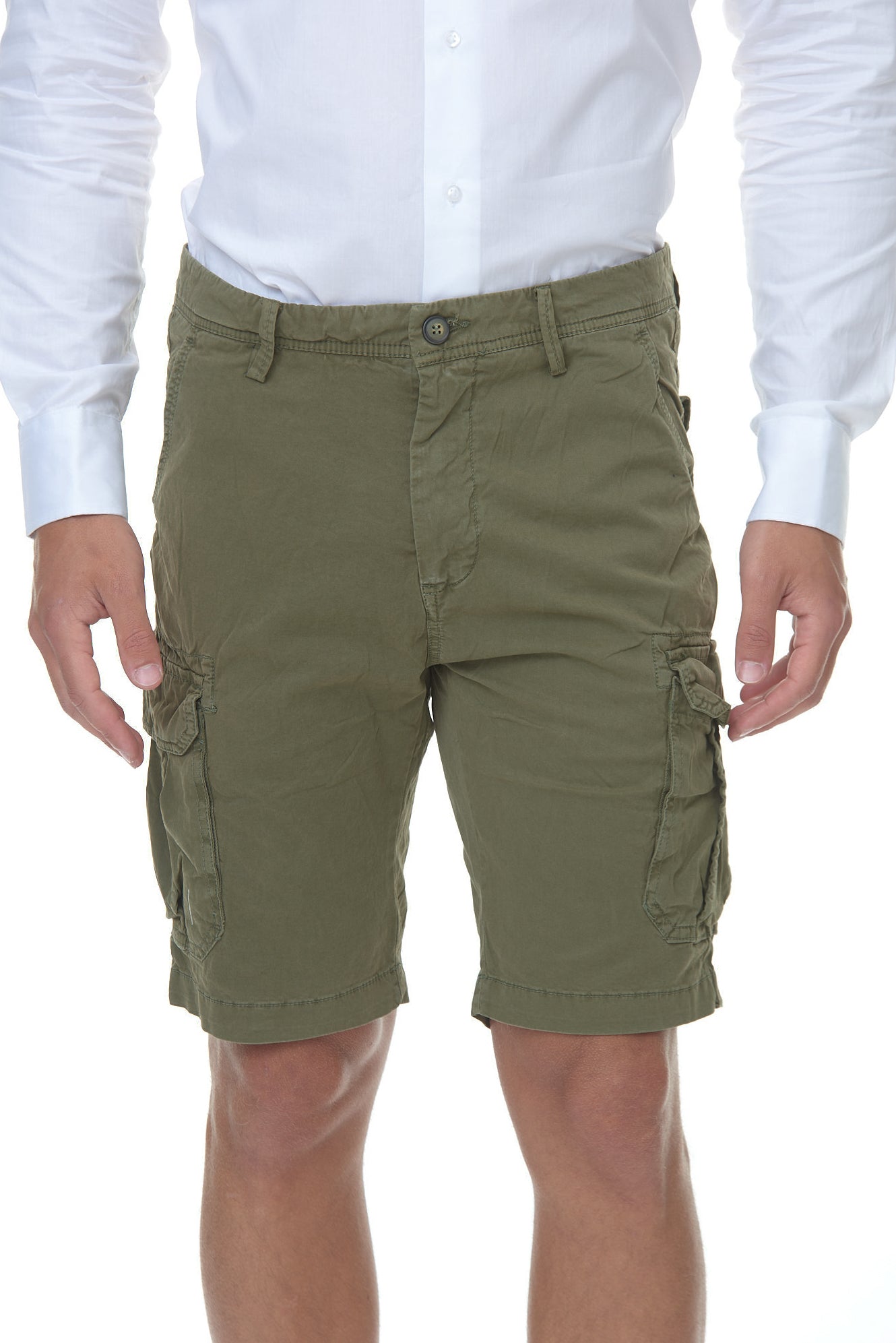 Bermudas Hombre con Tasconi verde militar