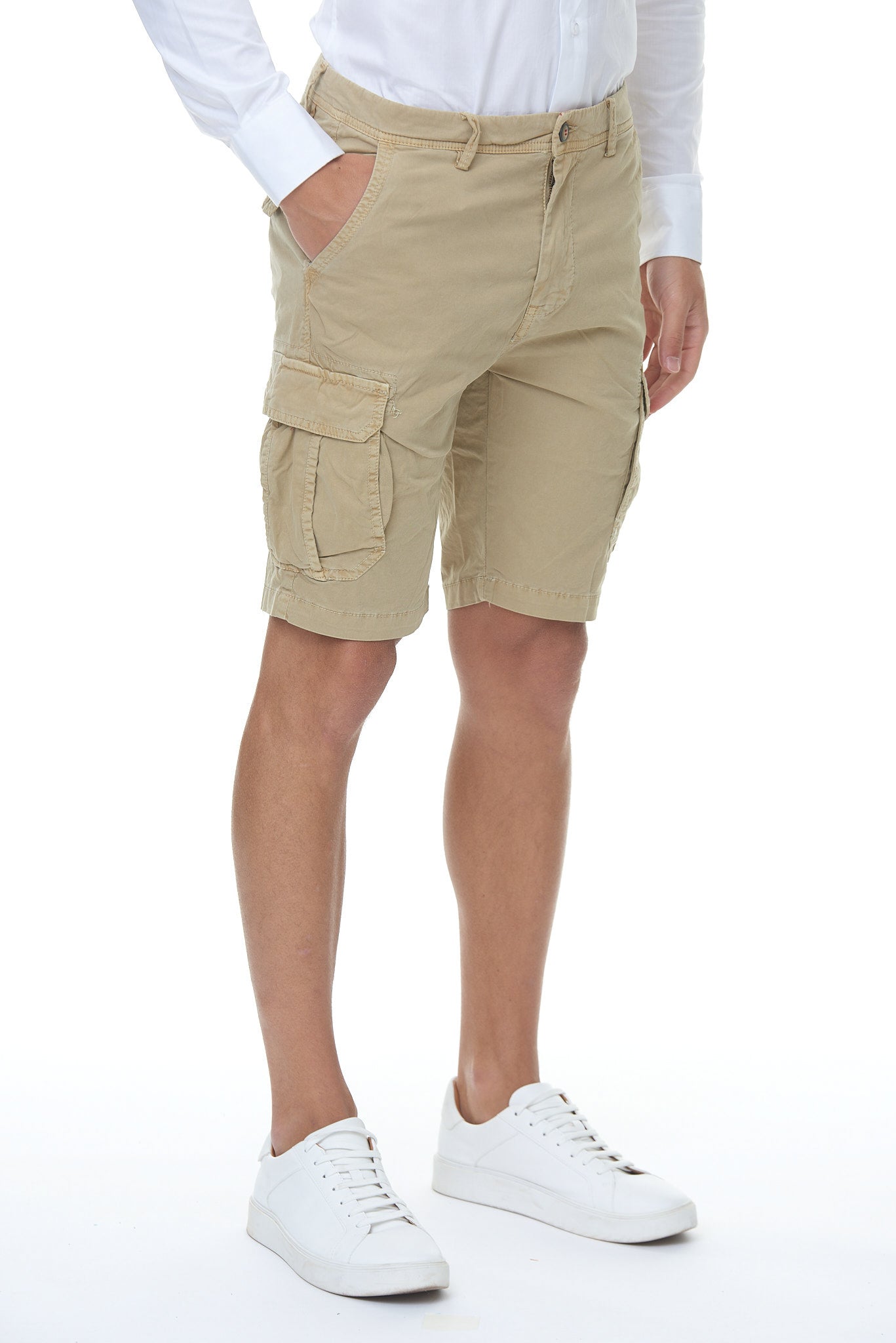 Bermudas con bolsillos beige